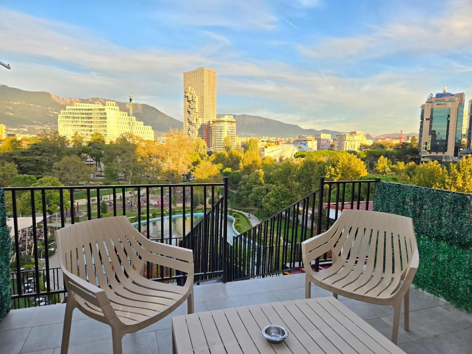 Tirana City Center Penthouse Oasis Екстер'єр фото